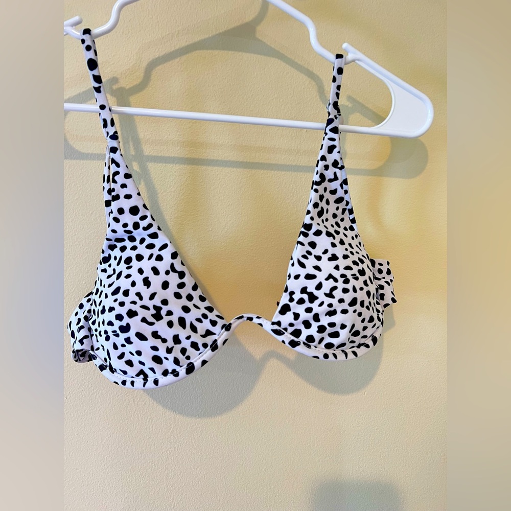 Bikini top.